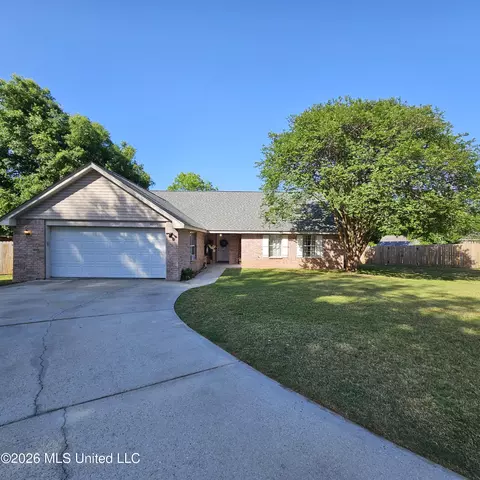 2556 Audubon Pl, Biloxi, MS 39531