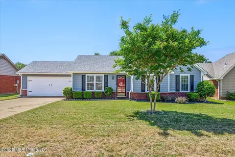 4511 Shadow Hollow Dr, Horn Lake, MS 38637