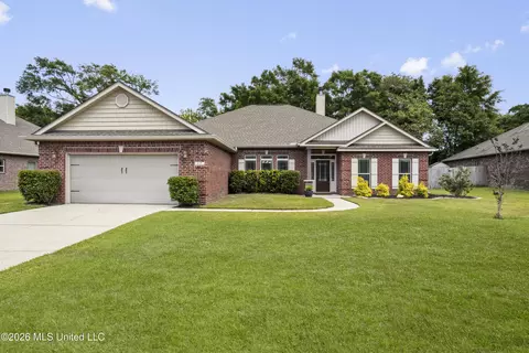 12 Estate Dr, Long Beach, MS 39560