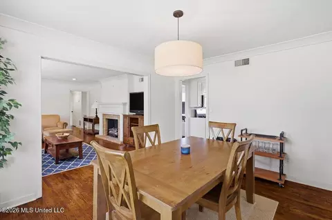 Dining - 1055 Parkwood Pl, Jackson, MS 39206 photo 2 of 2
