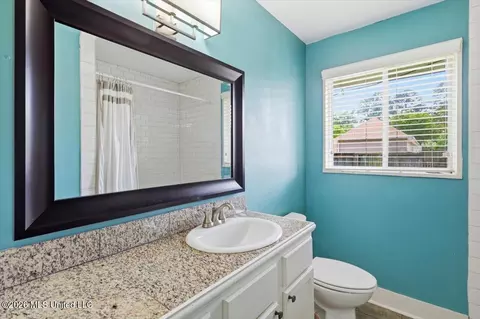 Bath - 1055 Parkwood Pl, Jackson, MS 39206 photo 2 of 2