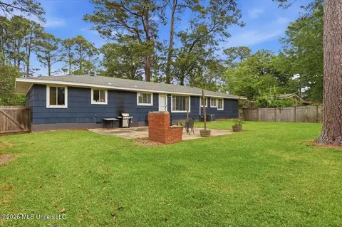 Exterior - 1055 Parkwood Pl, Jackson, MS 39206 photo 7 of 7