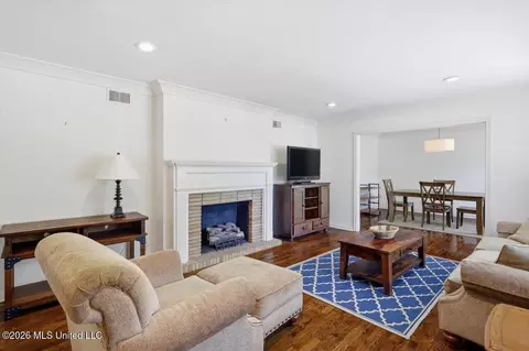 Living - 1055 Parkwood Pl, Jackson, MS 39206 photo 1 of 4