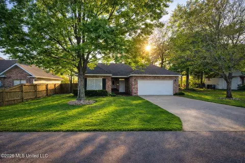 913 Park Row Ave, Long Beach, MS 39560