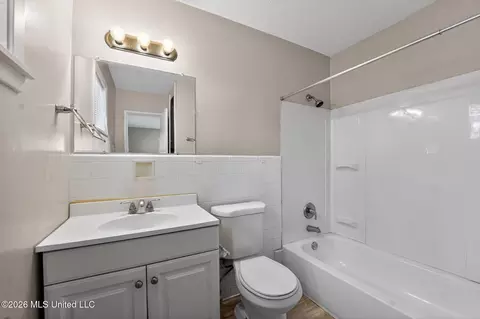 Bath - 5730 NE Imperial Dr, Jackson, MS 39211 photo 6 of 6