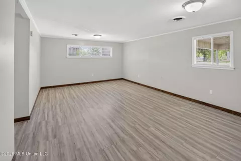 Living - 5730 NE Imperial Dr, Jackson, MS 39211 photo 7 of 9