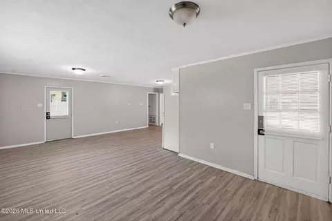Living - 5730 NE Imperial Dr, Jackson, MS 39211 photo 5 of 9