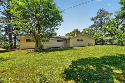 Exterior - 5730 NE Imperial Dr, Jackson, MS 39211 photo 2 of 3