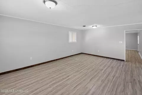 Living - 5730 NE Imperial Dr, Jackson, MS 39211 photo 4 of 9