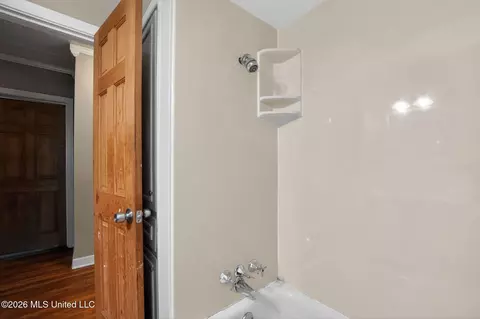 Bath - 1639 Lockwood Ave, Jackson, MS 39211 photo 3 of 3