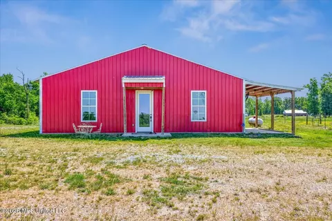 454 Laws Hill Rd, Holly Springs, MS 38635