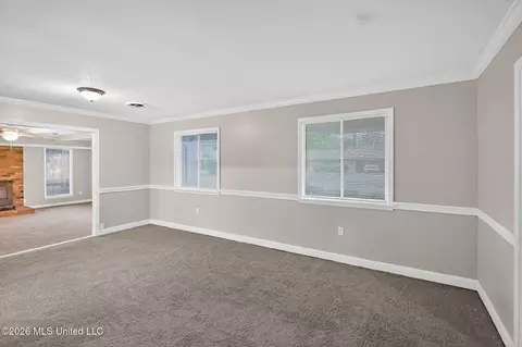 Living - 335 Allstate Dr, Jackson, MS 39211 photo 1 of 7