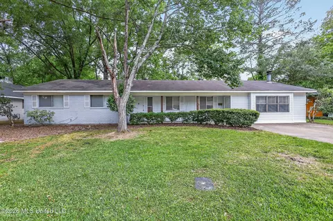 335 Allstate Dr, Jackson, MS 39211