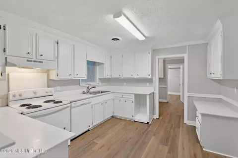 Kitchen - 335 Allstate Dr, Jackson, MS 39211 photo 3 of 3