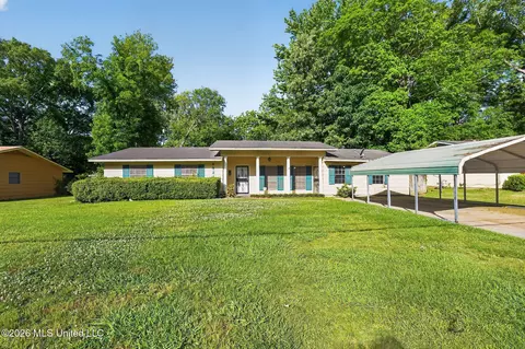 1327 Wooddell Dr, Jackson, MS 39212
