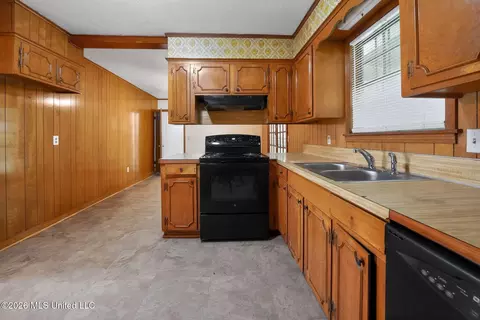 Entry Way - 1327 Wooddell Dr, Jackson, MS 39212 photo 1 of 2