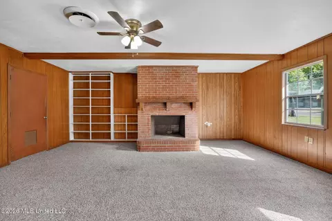 Living - 1327 Wooddell Dr, Jackson, MS 39212 photo 2 of 6
