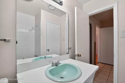 Bath - 1327 Wooddell Dr, Jackson, MS 39212 photo 1 of 5