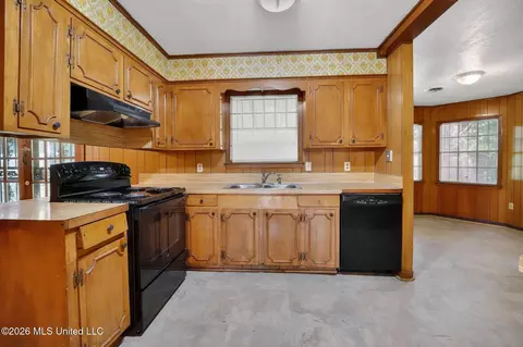 Kitchen - 1327 Wooddell Dr, Jackson, MS 39212 photo 1 of 1