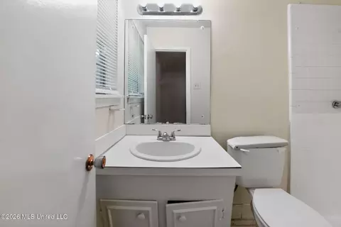 Bath - 1327 Wooddell Dr, Jackson, MS 39212 photo 5 of 5