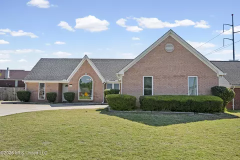 9042 Belmont Dr, Southaven, MS 38671