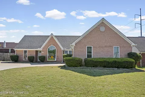 9042 Belmont Dr, Southaven, MS 38671