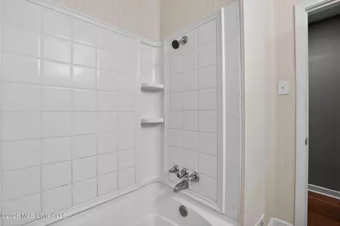 Bath - 4611 Normandy Dr, Jackson, MS 39206 photo 5 of 6