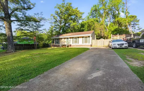 4611 Normandy Dr, Jackson, MS 39206