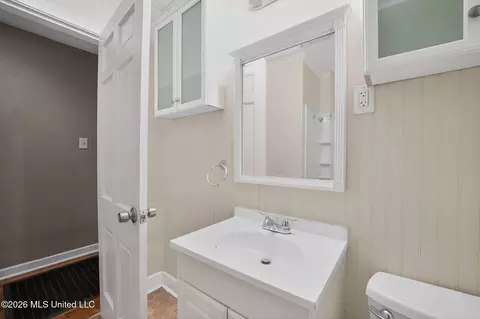 Bath - 4611 Normandy Dr, Jackson, MS 39206 photo 3 of 6