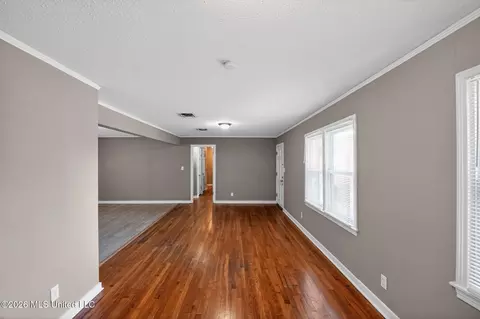 Living - 1623 Wilhurst St, Jackson, MS 39211 photo 4 of 9
