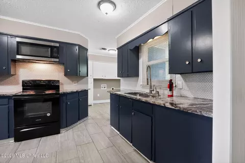 Kitchen - 1623 Wilhurst St, Jackson, MS 39211 photo 2 of 3