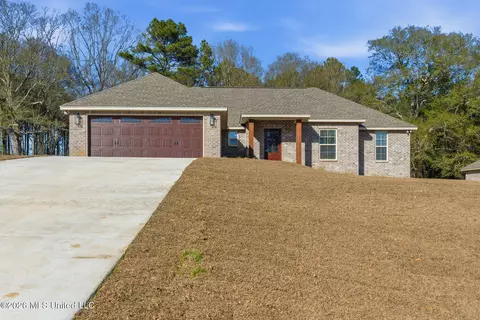 76 Meadow Breeze Rd, Sumrall, MS 39482