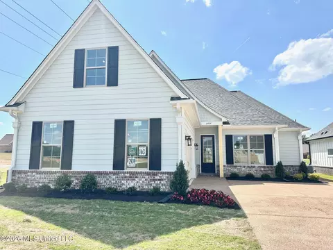 2939 Eden Ln, Nesbit, MS 38651