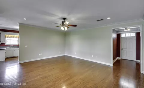 Living - 219 Garden Dr, Brandon, MS 39042 photo 4 of 6