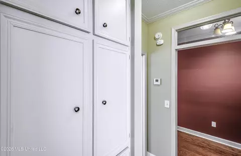 Entry Way - 219 Garden Dr, Brandon, MS 39042 photo 4 of 4