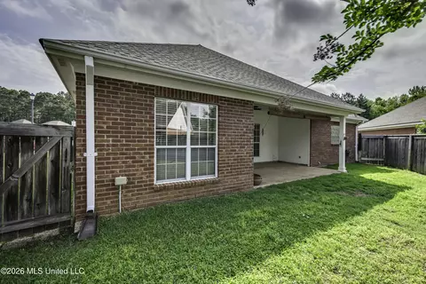 Exterior - 219 Garden Dr, Brandon, MS 39042 photo 7 of 9