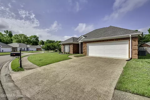 Exterior - 219 Garden Dr, Brandon, MS 39042 photo 2 of 9
