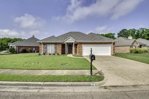 Exterior - 219 Garden Dr, Brandon, MS 39042 photo 3 of 9