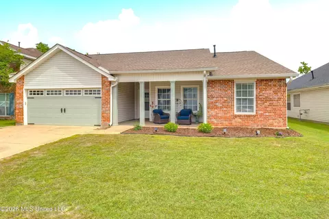 18062 Lake Vista Dr, Gulfport, MS 39503