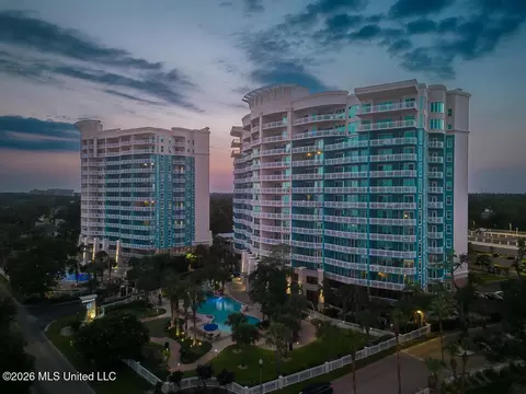 2230 Beach Dr #606, Gulfport, MS 39507