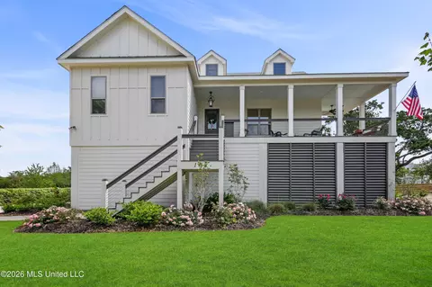 108 Barkley Dr, Pass Christian, MS 39571