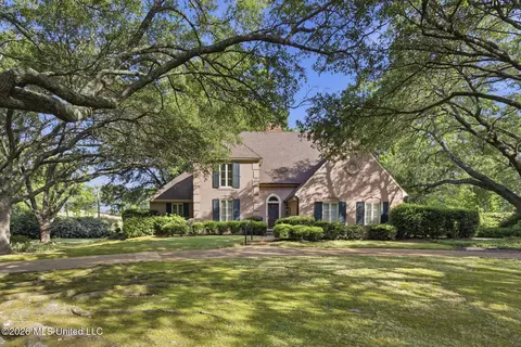212 Saint Andrews Dr, Jackson, MS 39211