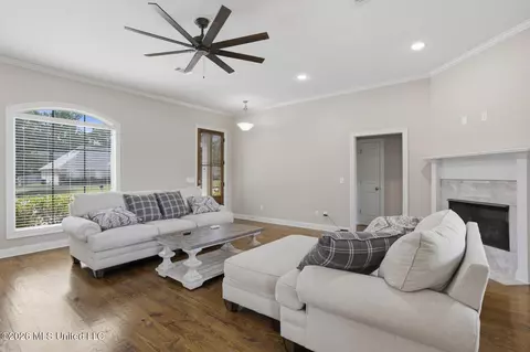 Living - 223 Falls Xing, Madison, MS 39110 photo 2 of 2