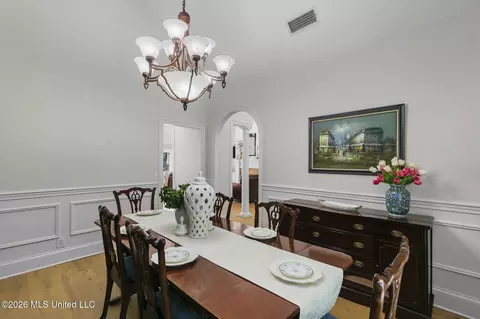 Dining - 113 Sandstone Dr, Brandon, MS 39047 photo 2 of 3