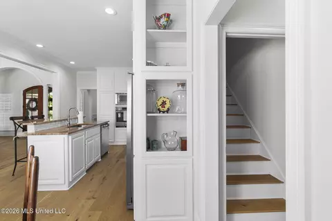 Entry Way - 113 Sandstone Dr, Brandon, MS 39047 photo 5 of 7