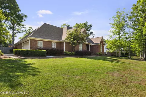 Exterior - 113 Sandstone Dr, Brandon, MS 39047 photo 3 of 25