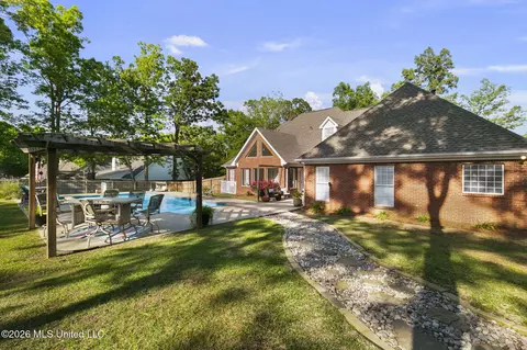 Exterior - 113 Sandstone Dr, Brandon, MS 39047 photo 2 of 25