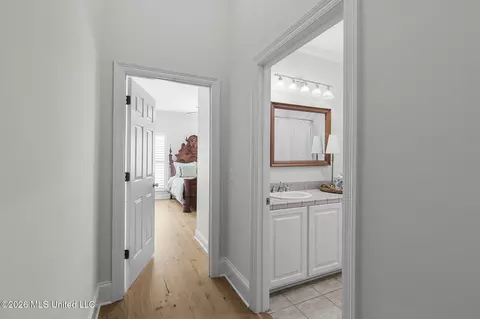 Entry Way - 113 Sandstone Dr, Brandon, MS 39047 photo 7 of 7
