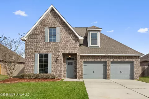 13244 River Bluff Dr, Biloxi, MS 39532