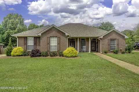 2002 Cross Creek Cv, Brandon, MS 39042